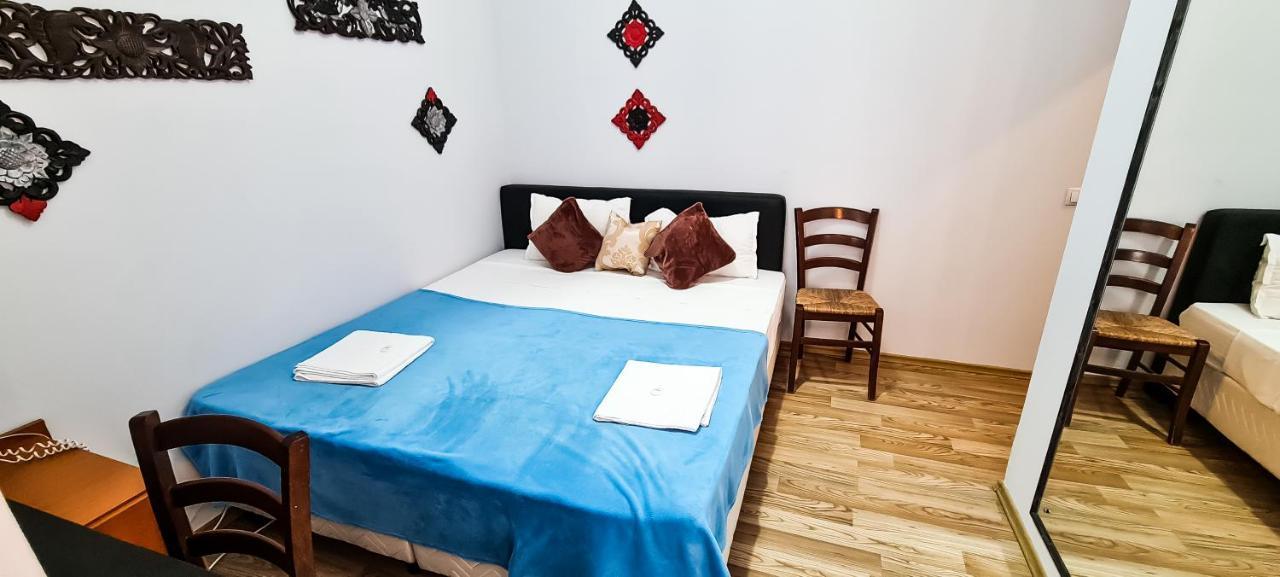5 Stars High Hostel Bukarest Exterior foto