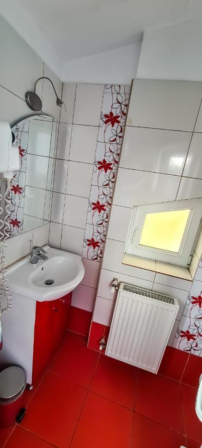 5 Stars High Hostel Bukarest Exterior foto